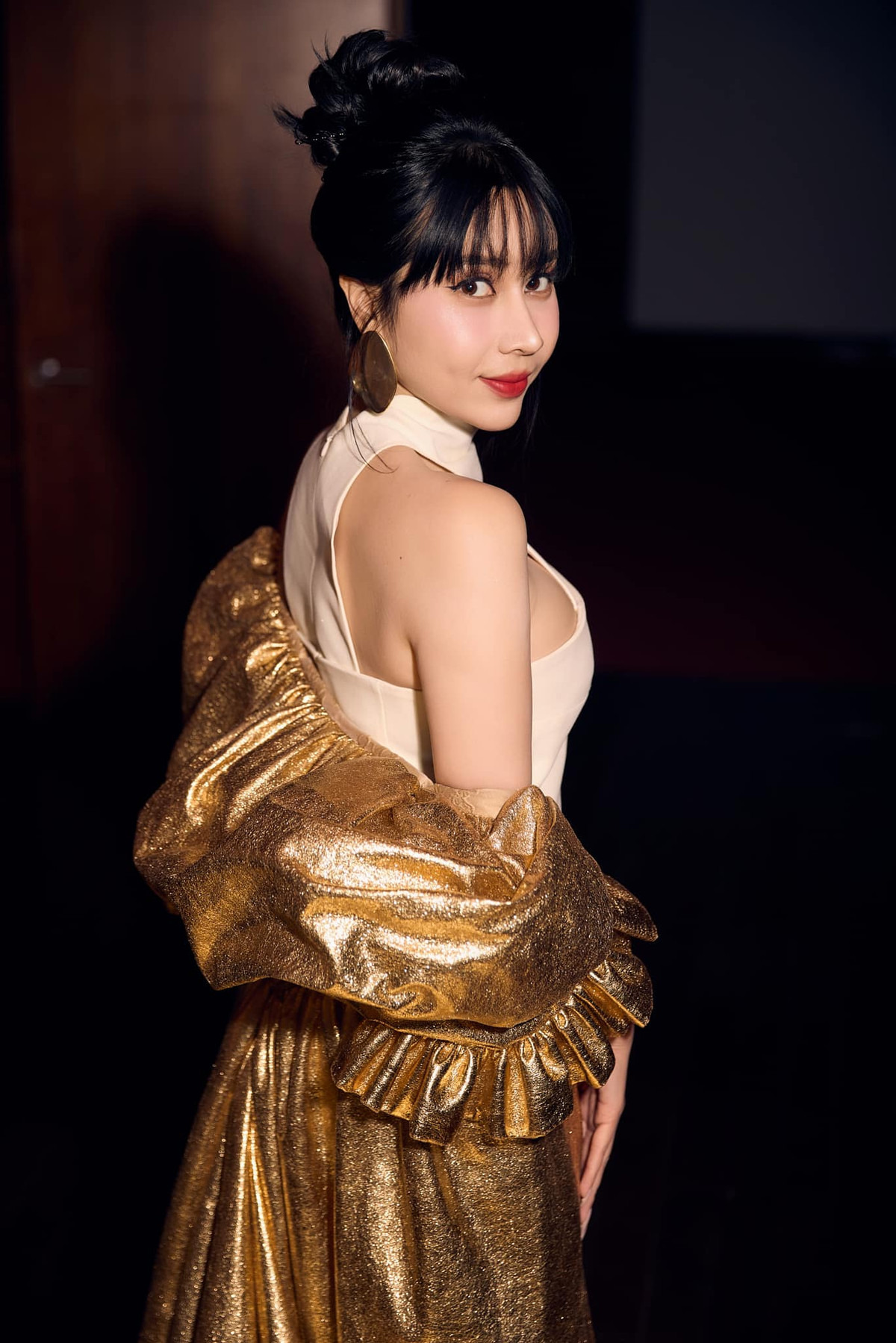 Ca sĩ Lưu Hương Giang đăng chia sẻ sưu tầm được: "Nếu bạn chán nản, bạn đang sống trong quá khứ. Nếu bạn lo lắng, bạn đang sống trong tương lai. Nếu bạn thấy bình yên, bạn đang sống ở hiện tại". Ảnh: FB Lưu Hương Giang