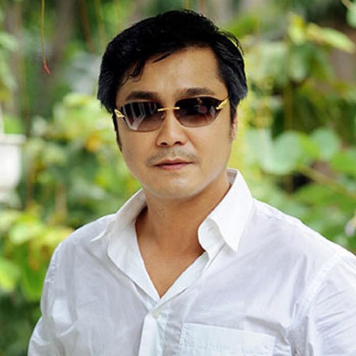 Diễn viên Lý Hùng đăng ảnh nhiều năm trước, được người hâm mộ khen điển trai, phong độ. Ảnh: FB Lý Hùng