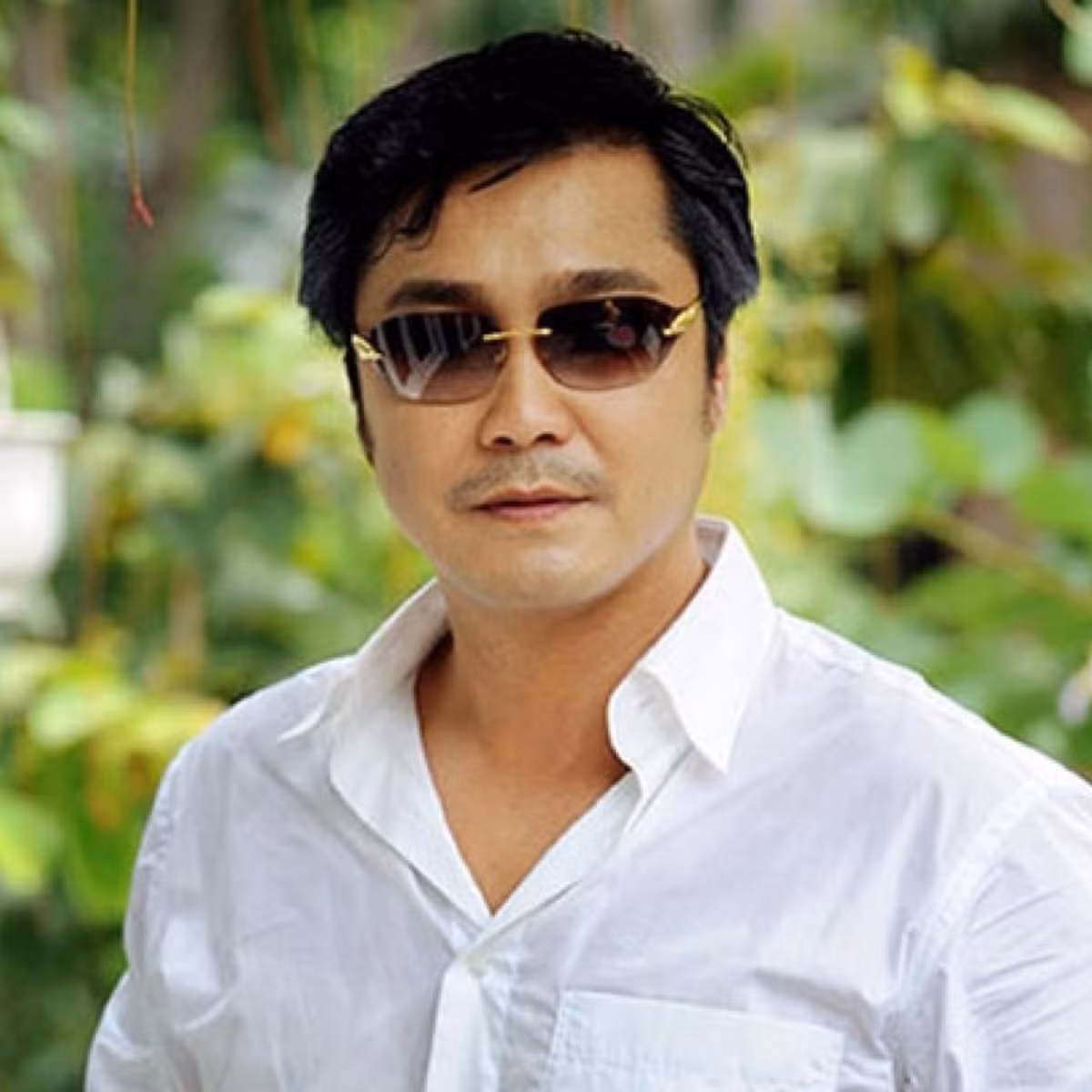 Diễn viên Lý Hùng đăng ảnh nhiều năm trước, được người hâm mộ khen điển trai, phong độ. Ảnh: FB Lý Hùng