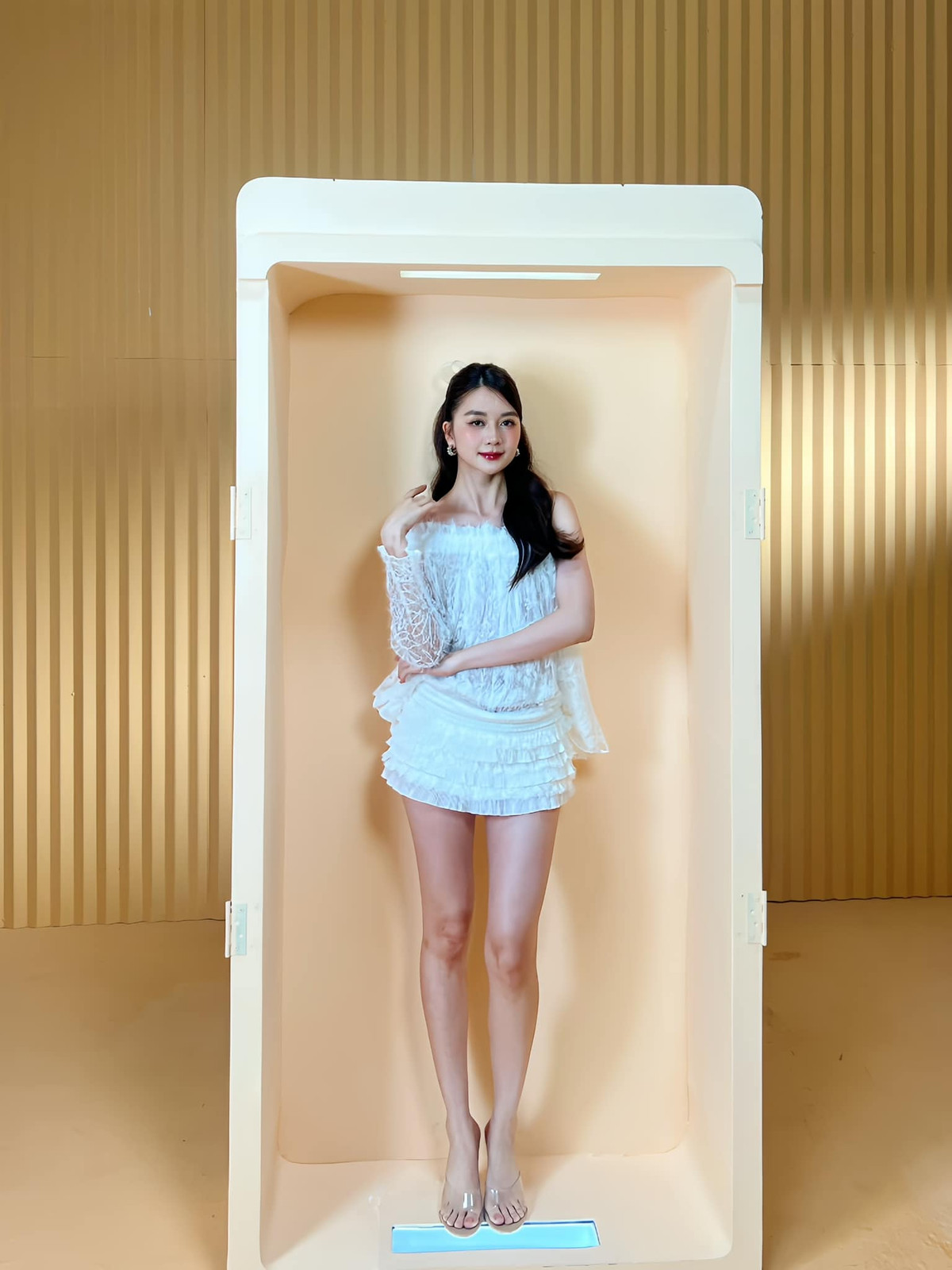 Mỹ nhân sinh năm 1992 sở hữu phong cách thời trang dạo phố đa dạng. Ảnh: FB Thiều Bảo Trang