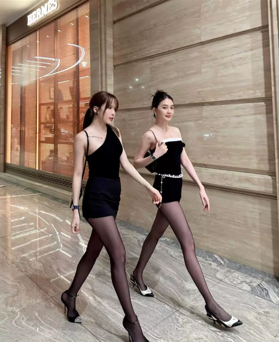 Ngoài vóc dáng nuột nà, Thiều Bảo Trang còn sở hữu làn da trắng sứ. Ảnh: FB Thiều Bảo Trang