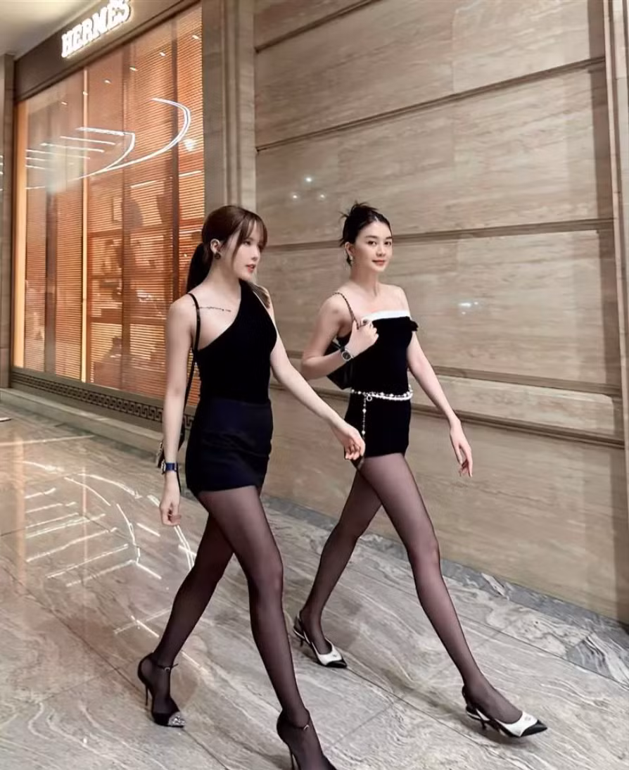 Ngoài vóc dáng nuột nà, Thiều Bảo Trang còn sở hữu làn da trắng sứ. Ảnh: FB Thiều Bảo Trang