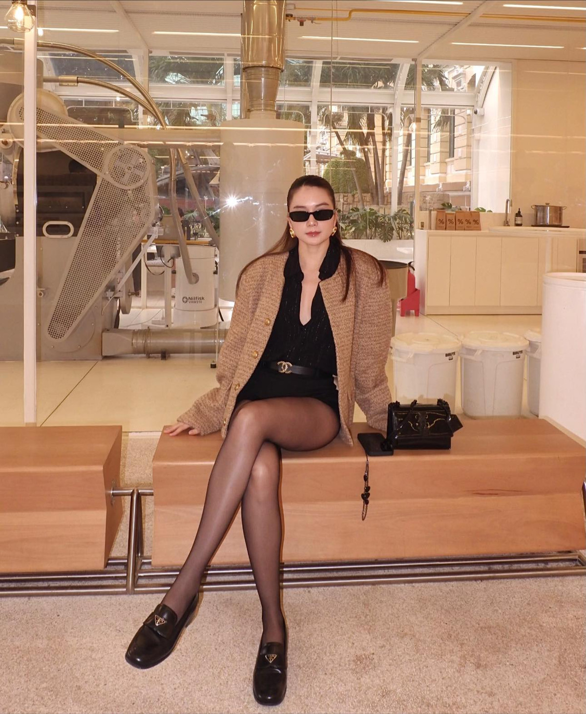 Bên cạnh giọng hát ngọt ngào, ca sĩ Thiều Bảo Trang còn khiến công chúng mê mẩn bởi đôi chân dài miên man. Ảnh: FB Thiều Bảo Trang