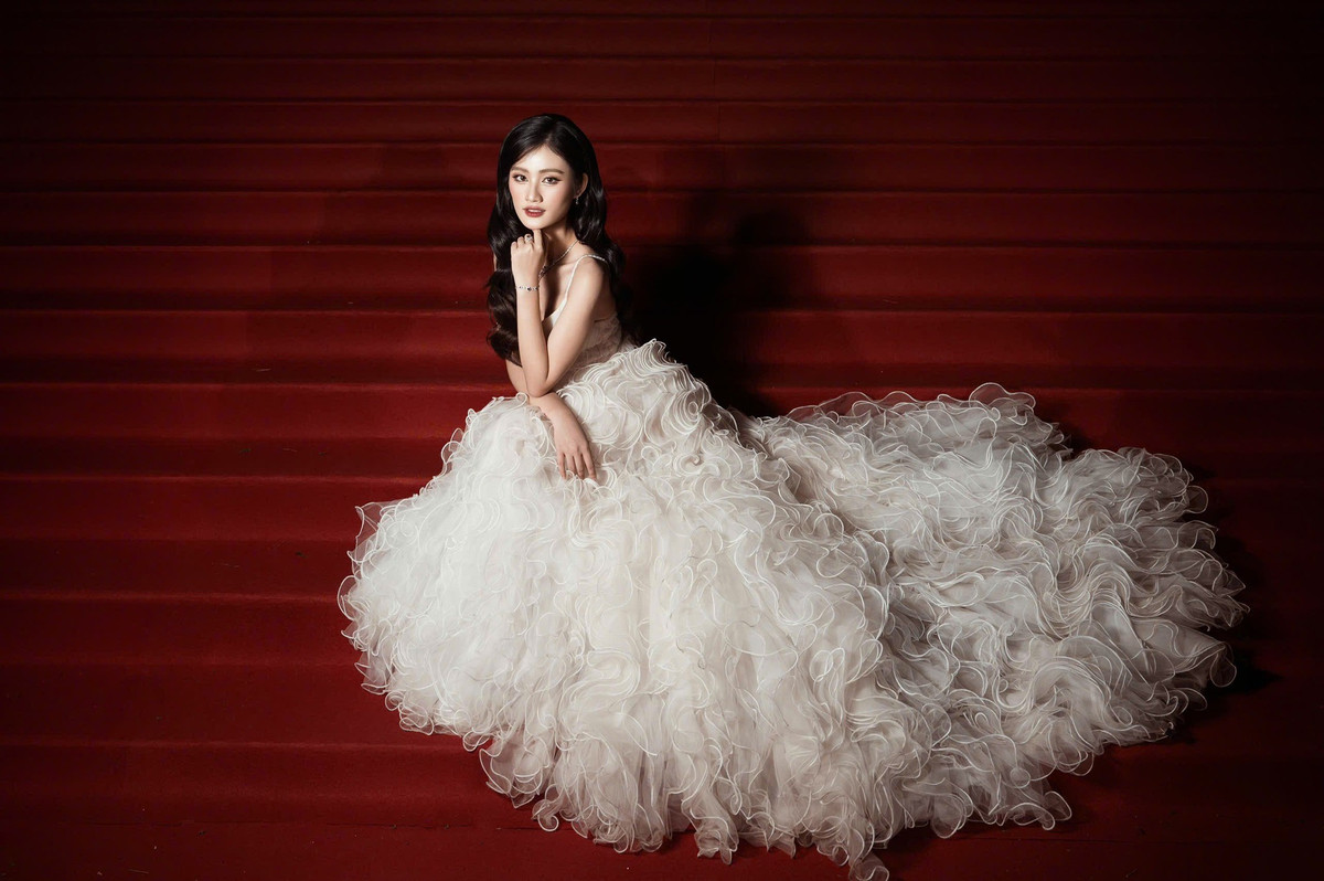 Hoa hậu Ý Nhi thăng hạng nhan sắc sau khi công khai phẫu thuật thẩm mỹ. Ảnh: FB Huỳnh Trần Ý Nhi