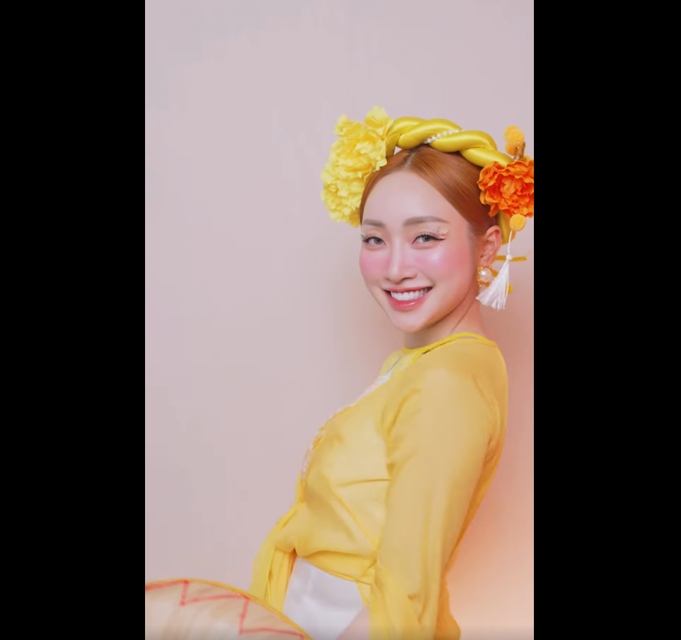 Khoảnh khắc mới nhất của Lý Thuỳ Chang khiến nhiều người trầm trồ bởi vóc dáng thon gọn sau sinh. Ảnh chụp màn hình