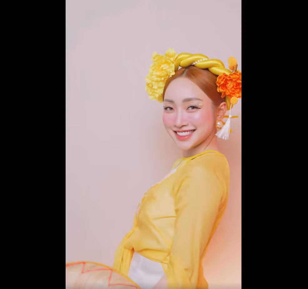 Khoảnh khắc mới nhất của Lý Thuỳ Chang khiến nhiều người trầm trồ bởi vóc dáng thon gọn sau sinh. Ảnh chụp màn hình