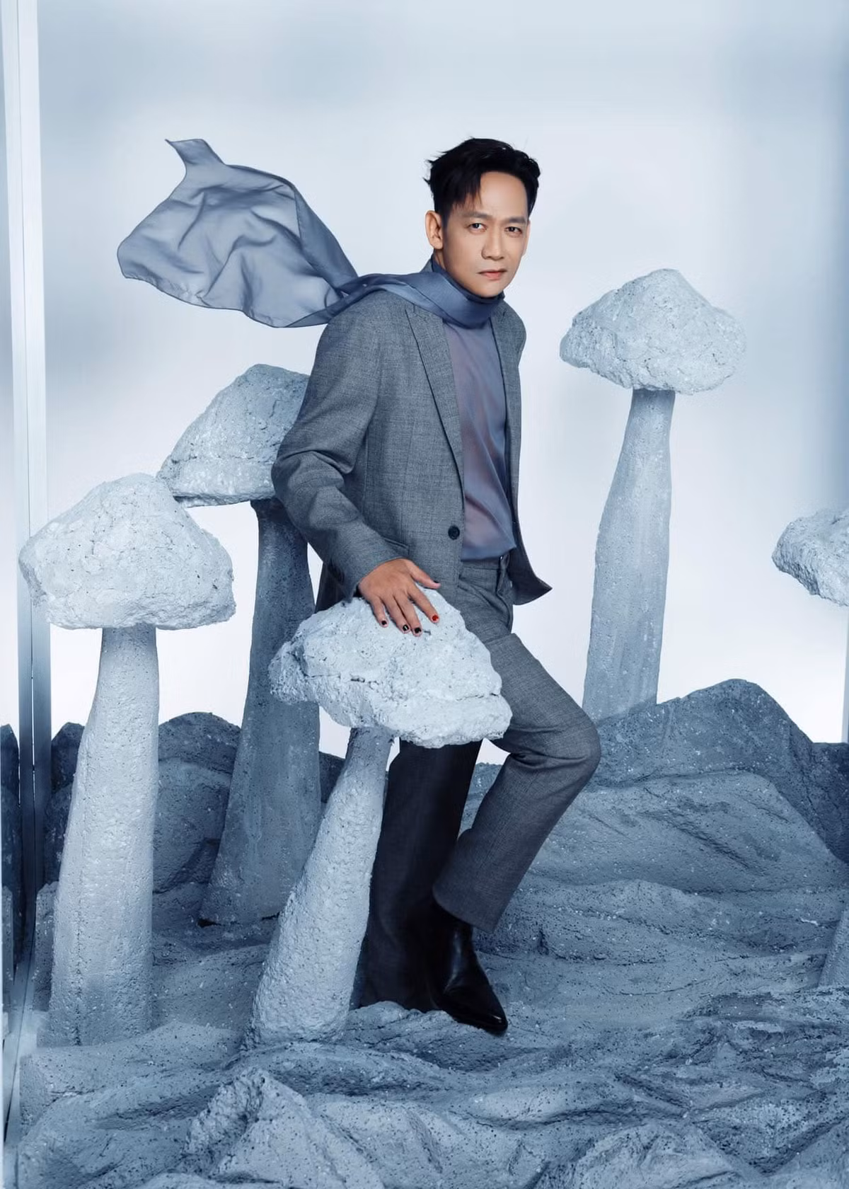 Ca sĩ Duy Mạnh diện trang phục bảnh bao khó nhận ra. Ảnh: FB Duy Manh