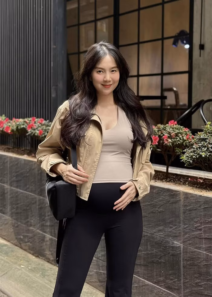 Thời điểm mang thai ở tuần thứ 36, Mai Ngọc tăng 6kg và em bé trong bụng nặng 2,6kg. (Ảnh: FB Mai Ngọc)