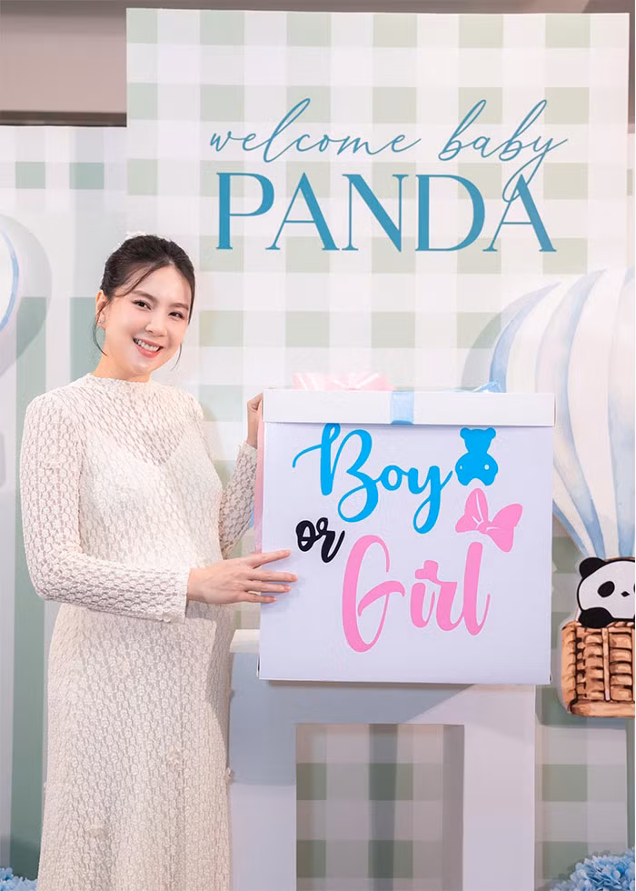 Mới đây trên trang cá nhân, MC Mai Ngọc xuất hiện rạng rỡ trong bữa tiệc công bố giới tính em bé trong bụng. (Ảnh: FB Mai Ngọc)