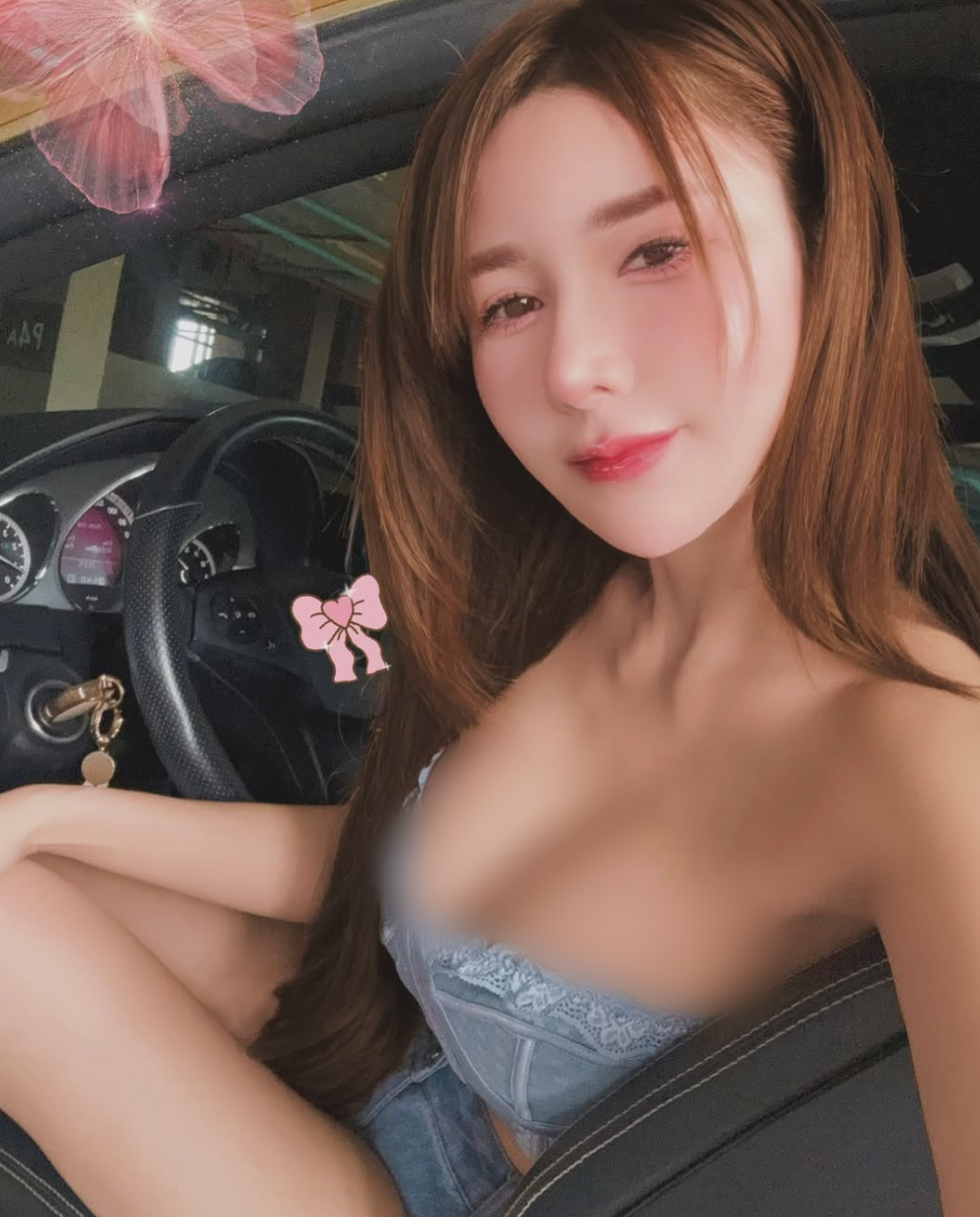 Ngoài phong cách thời trang gây tranh cãi, Shaya còn được biết đến với vòng một "siêu khủng" tự nhiên.