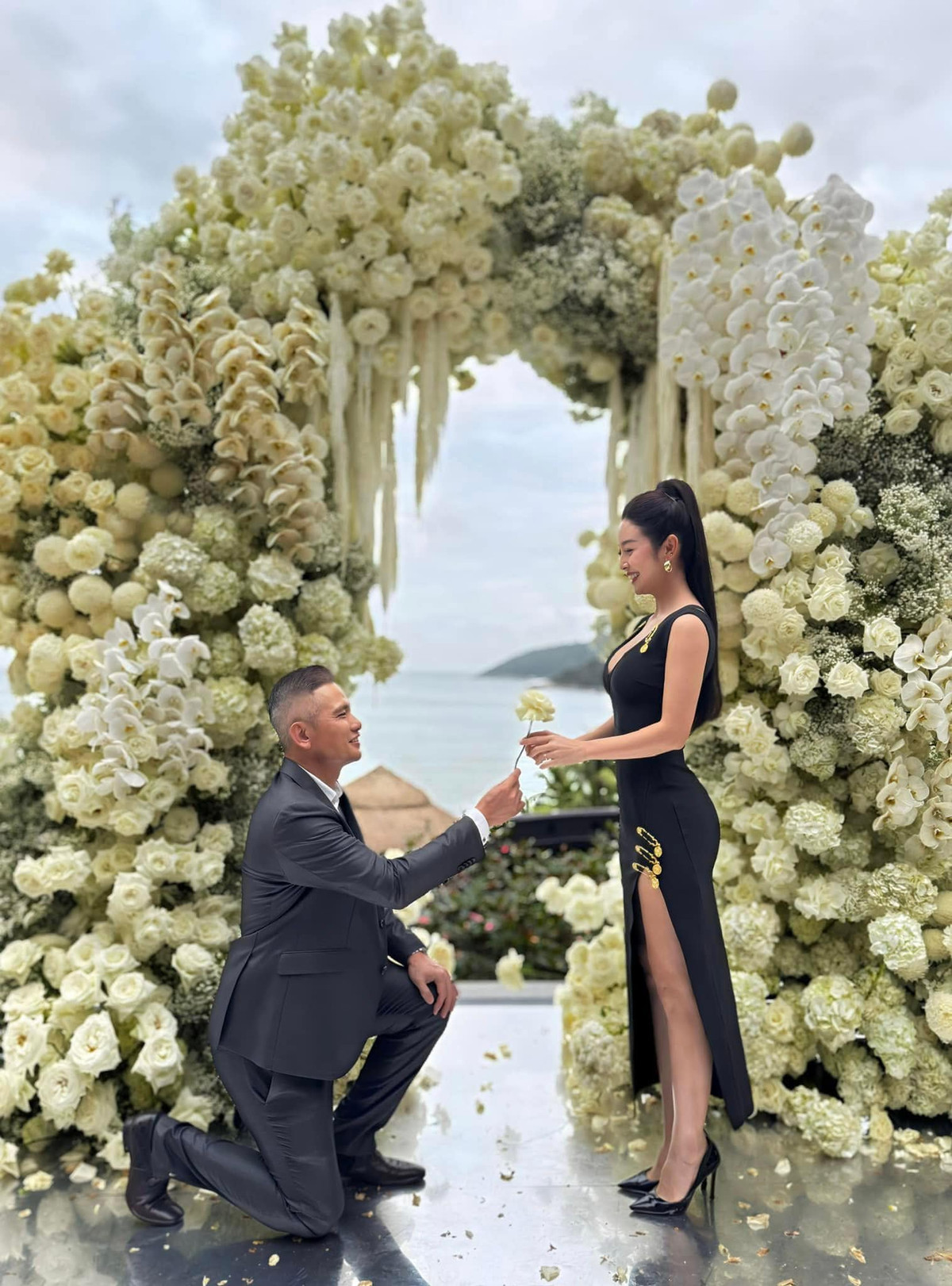 Bước qua tuổi 39, Hoa hậu Jennifer Phạm vẫn giữ được sắc vóc tươi trẻ, đẹp hút mắt. Ảnh: FB Jennifer Pham