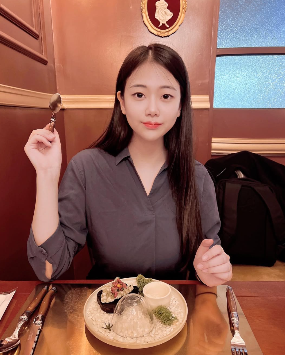 Eatha đang từng bước gây dựng được tên tuổi của mình, cô nàng từng xuất hiện trên tạp chí Maxim - tạp chí đàn ông nổi tiếng ở Hàn. Ảnh: IGNV