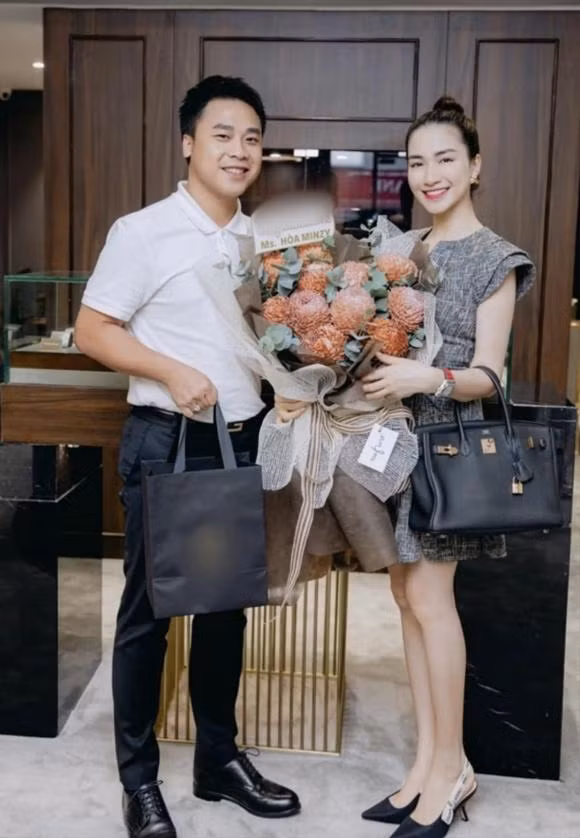 Vào tháng 5/2022, Hoà Minzy xác nhận chia tay thiếu gia Minh Hải sau gần 5 năm bên nhau. Ảnh: FB Hoà Minzy