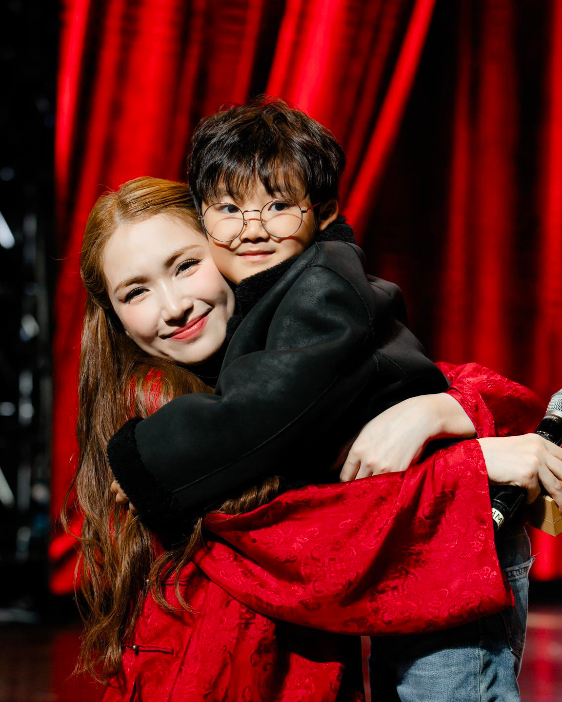 Sau chia tay, ca sĩ Hòa Minzy trở thành mẹ đơn thân, một mình chăm sóc con trai, trong khi Minh Hải sống và làm việc tại Australia. Ảnh: FB Hoà Minzy