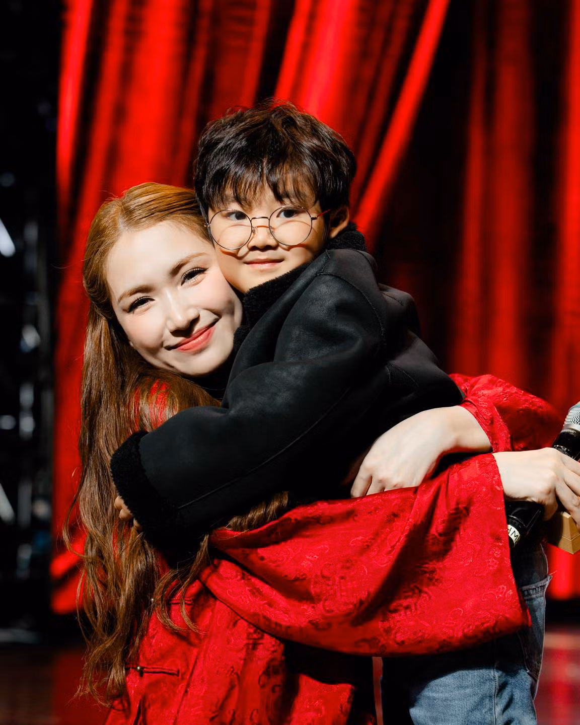 Sau chia tay, ca sĩ Hòa Minzy trở thành mẹ đơn thân, một mình chăm sóc con trai, trong khi Minh Hải sống và làm việc tại Australia. Ảnh: FB Hoà Minzy