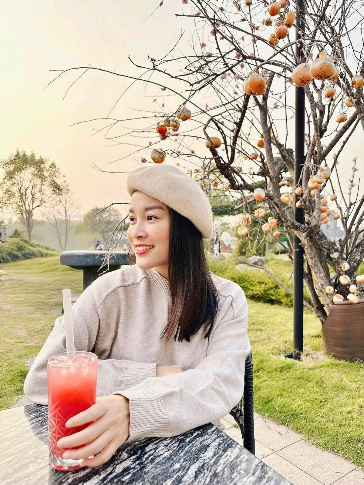 Về đời tư, Minh Hương kết hôn khi 25 tuổi và hiện có cuộc sống viên mãn bên chồng là kiến trúc sư cùng hai con. Ảnh: FB Le Minh Huong