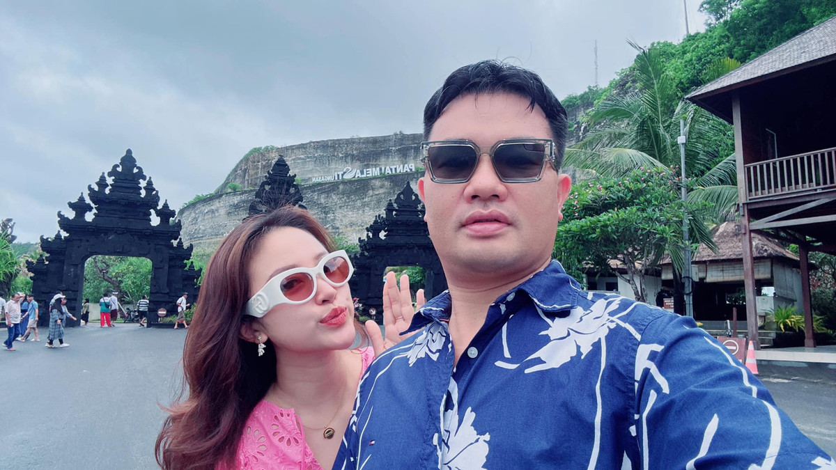 Trước khi tìm được hạnh phúc hiện tại, nữ diễn viên trải qua nhiều biến cố, từ việc kết hôn ở tuổi 23, ly hôn sau 4 năm chung sống và nuôi con một mình. Cô còn chống chọi nhiều căn bệnh như nhược thị, viêm xơ thanh quản. Ảnh: FB Nguyễn Thanh Vân