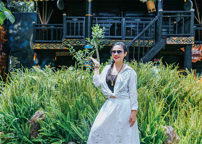 Cô thường xuyên đi du lịch trong và ngoài nước, tận hưởng cuộc sống đáng mơ ước. (Ảnh: FB Trần Việt Trinh)