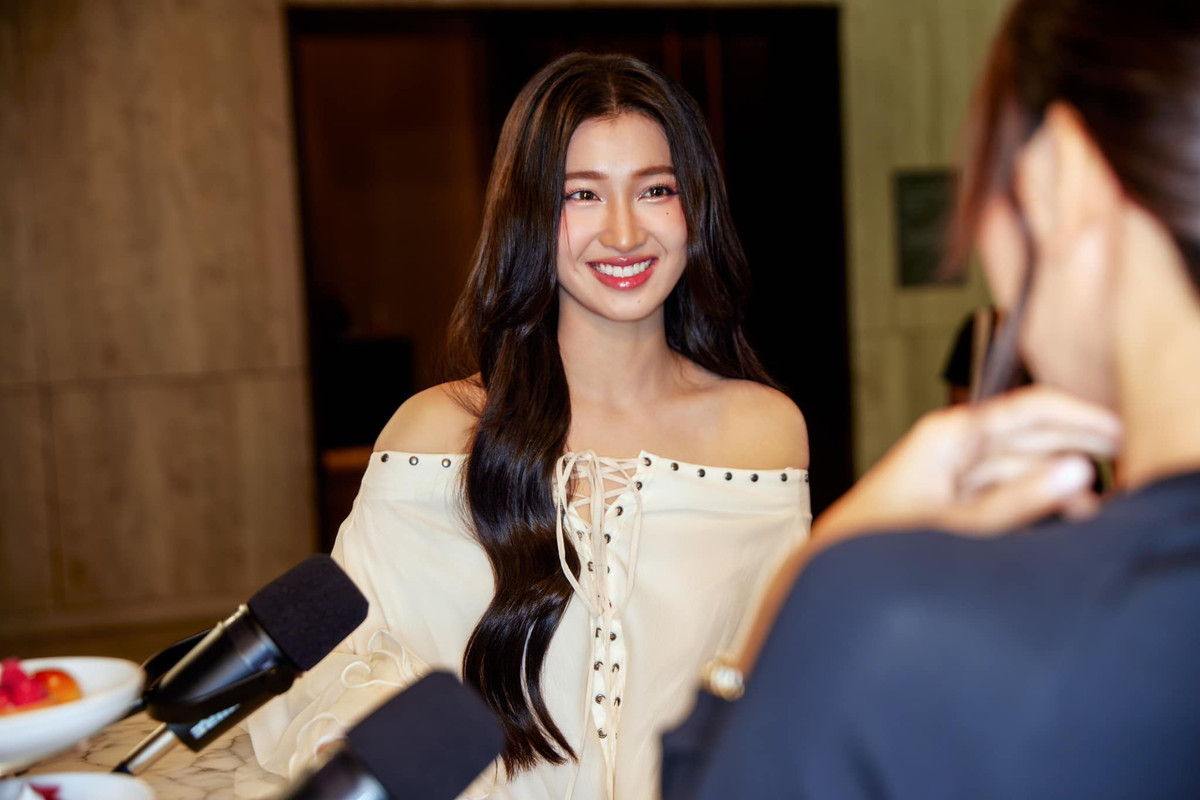 Vẻ đẹp ngọt ngào, trong trẻo và phong thái dịu dàng đã giúp cô nhận được tình yêu từ đông đảo người hâm mộ. Ảnh: FB Nguyễn Phương Nhi