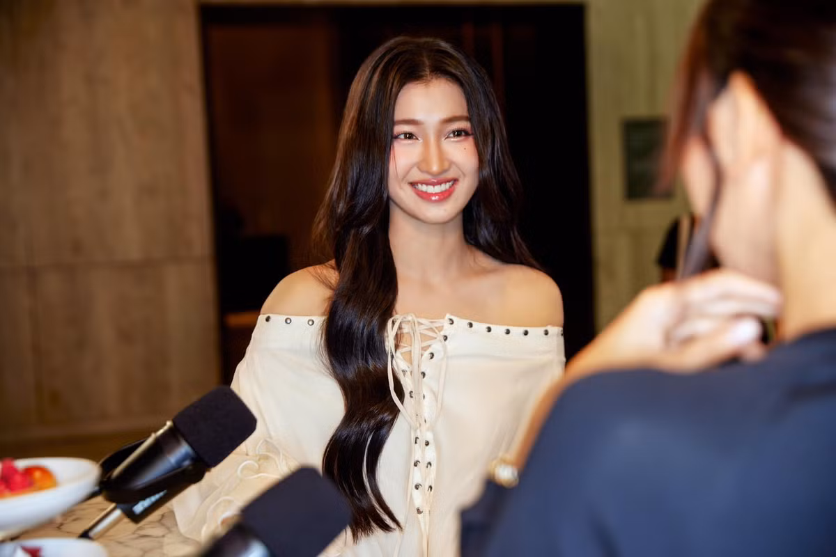 Vẻ đẹp ngọt ngào, trong trẻo và phong thái dịu dàng đã giúp cô nhận được tình yêu từ đông đảo người hâm mộ. Ảnh: FB Nguyễn Phương Nhi