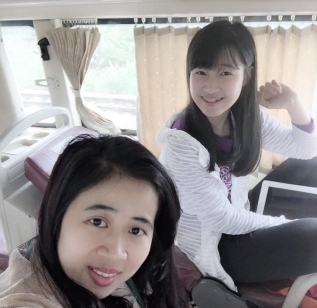 Á hậu Phương Nhi niềng răng từ sớm, được gia đình đầu tư nên hiện tại cô mới có nụ cười rạng rỡ. Ảnh: Đời sống Pháp Luật