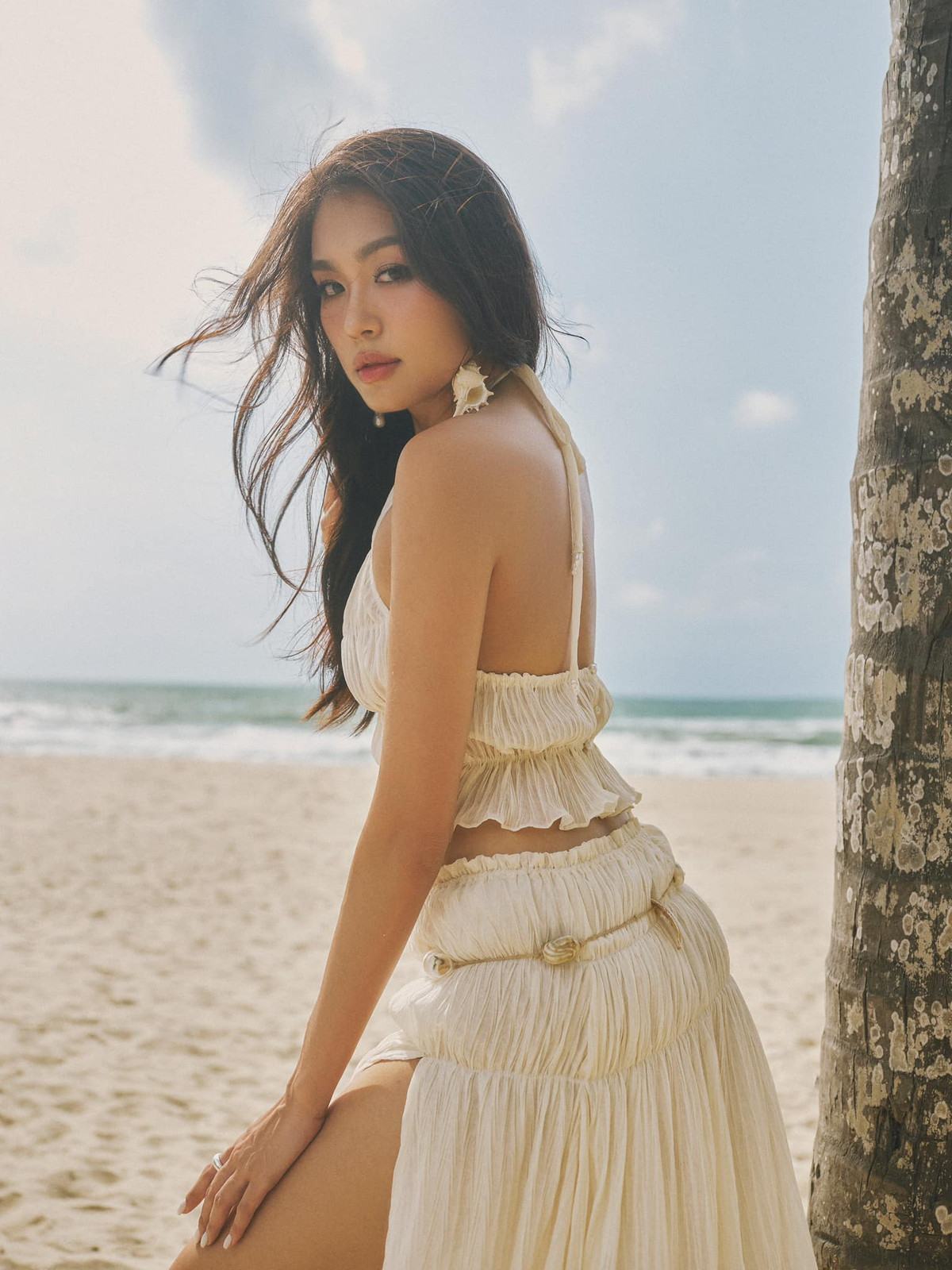 Bên cạnh bikini, Thảo Nhi Lê còn yêu thích những trang phục ôm sát, hở bạo như váy bodycon, áo crop top... giúp tôn lên vóc dáng đồng hồ cát của mình. Ảnh: FB Thảo Nhi Lê