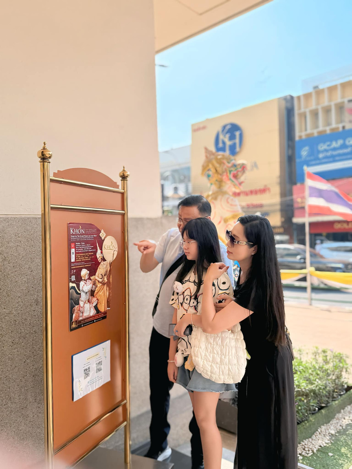 Gia đình NSND Trịnh Kim Chi vi vu Băng Cốc, Thái Lan dịp đầu năm mới. Ảnh: FB Trịnh Kim Chi