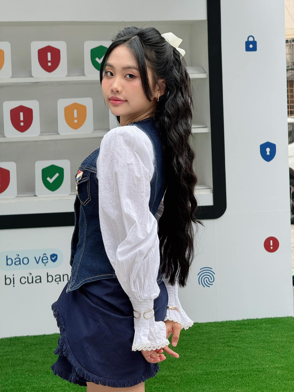 Ở tuổi 22, Á quân Giọng hát Việt nhí 2013 được khen ngày càng xinh xắn, sắc sảo. Ảnh: FB Phương Mỹ Chi