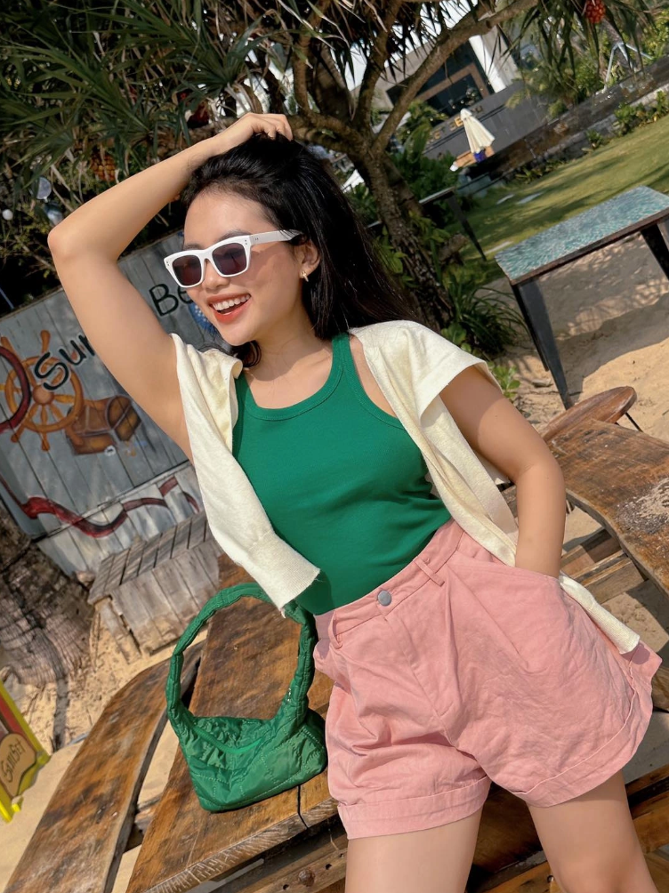 Phương Mỹ Chi được khen ngợi "dậy thì thành công" khi sở hữu vẻ ngoài xinh đẹp, làn da trắng mịn và có sự nghiệp ngày càng thăng tiến ở thời điểm hiện tại. Ảnh: FB Phương Mỹ Chi