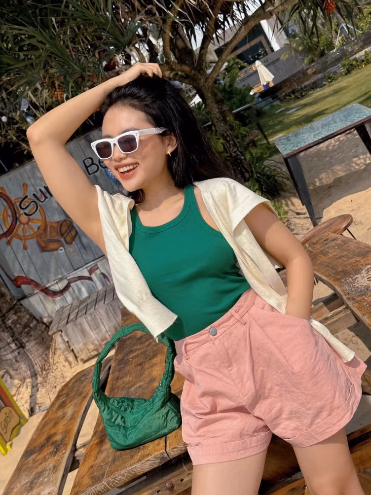 Phương Mỹ Chi được khen ngợi "dậy thì thành công" khi sở hữu vẻ ngoài xinh đẹp, làn da trắng mịn và có sự nghiệp ngày càng thăng tiến ở thời điểm hiện tại. Ảnh: FB Phương Mỹ Chi