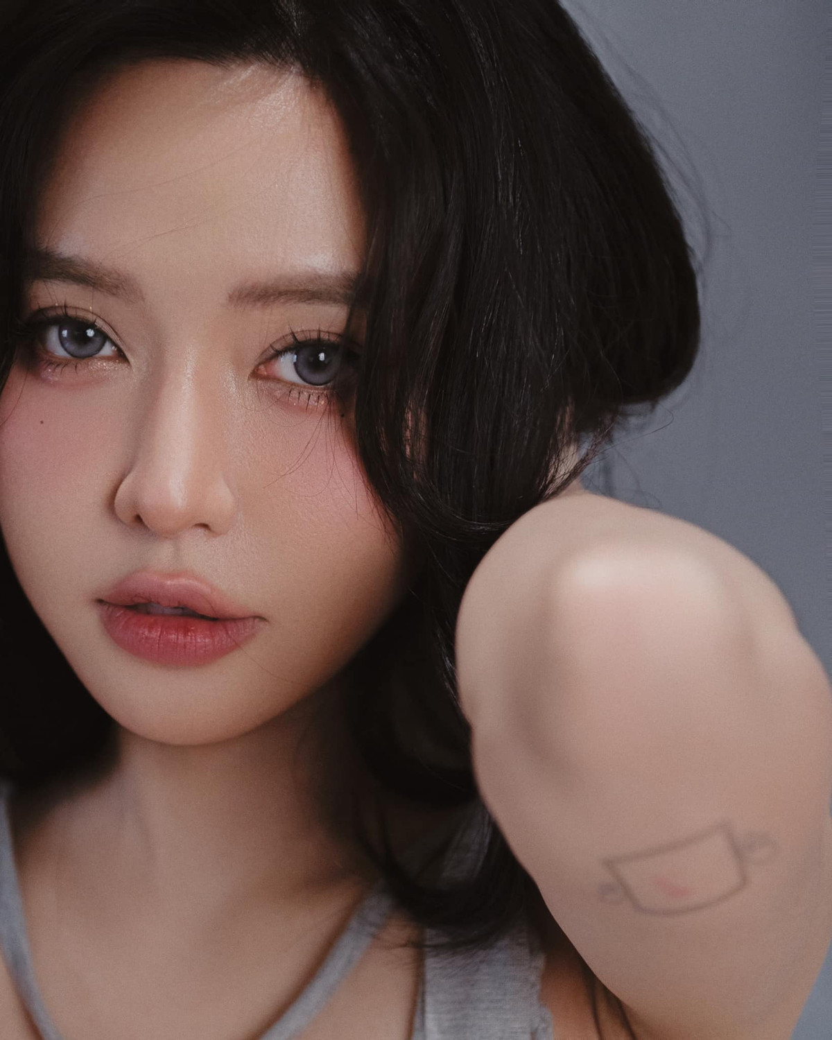 Thời gian gần đây, có nhiều ý kiến nhận xét gương mặt Bích Phương ngày càng khác lạ, không giống trước đây, cho rằng ca sĩ đã chỉnh sửa thêm để hoàn thiện nhan sắc. Ảnh: FB Bui Bich Phuong