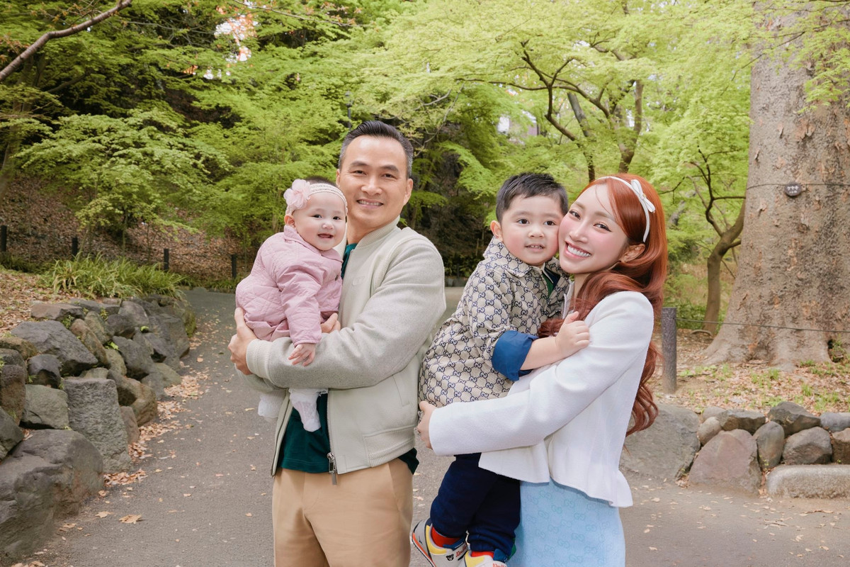 Vừa qua, gia đình diễn viên Chi Bảo có chuyến du lịch vi vu tham quan cảnh đẹp xứ Phù Tang. Ảnh: FB Chi Bảo