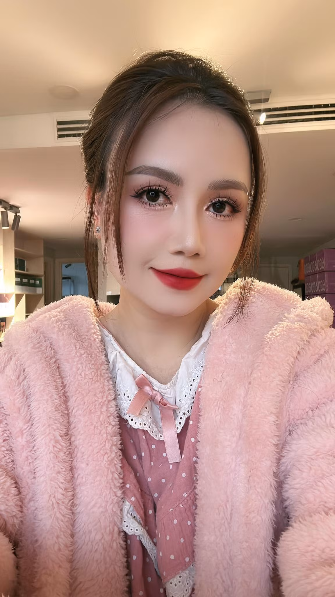 Diễn viên Đào Hoàng Yến "50 mà luôn chỉ nghĩ mình mới 25". Ảnh: FB Đào Hoàng Yến