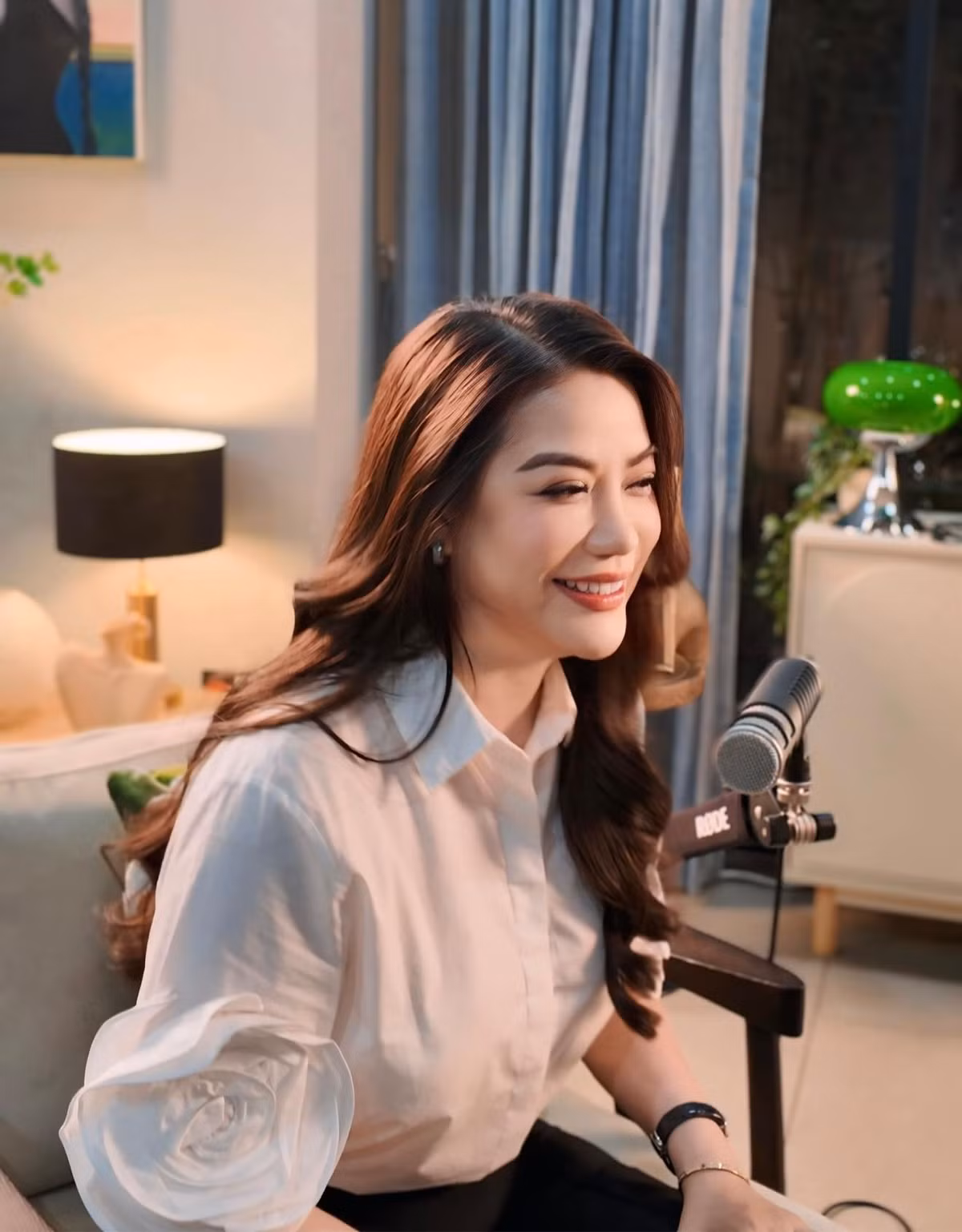 "Nghệ thuật dạy tôi rằng cuộc đời là hữu hạn, nhưng những gì chúng ta trao đi - tình yêu, đam mê sẽ tồn tại mãi mãi", Trương Ngọc Ánh nhắn nhủ. Ảnh: FB Trương Ngọc Ánh