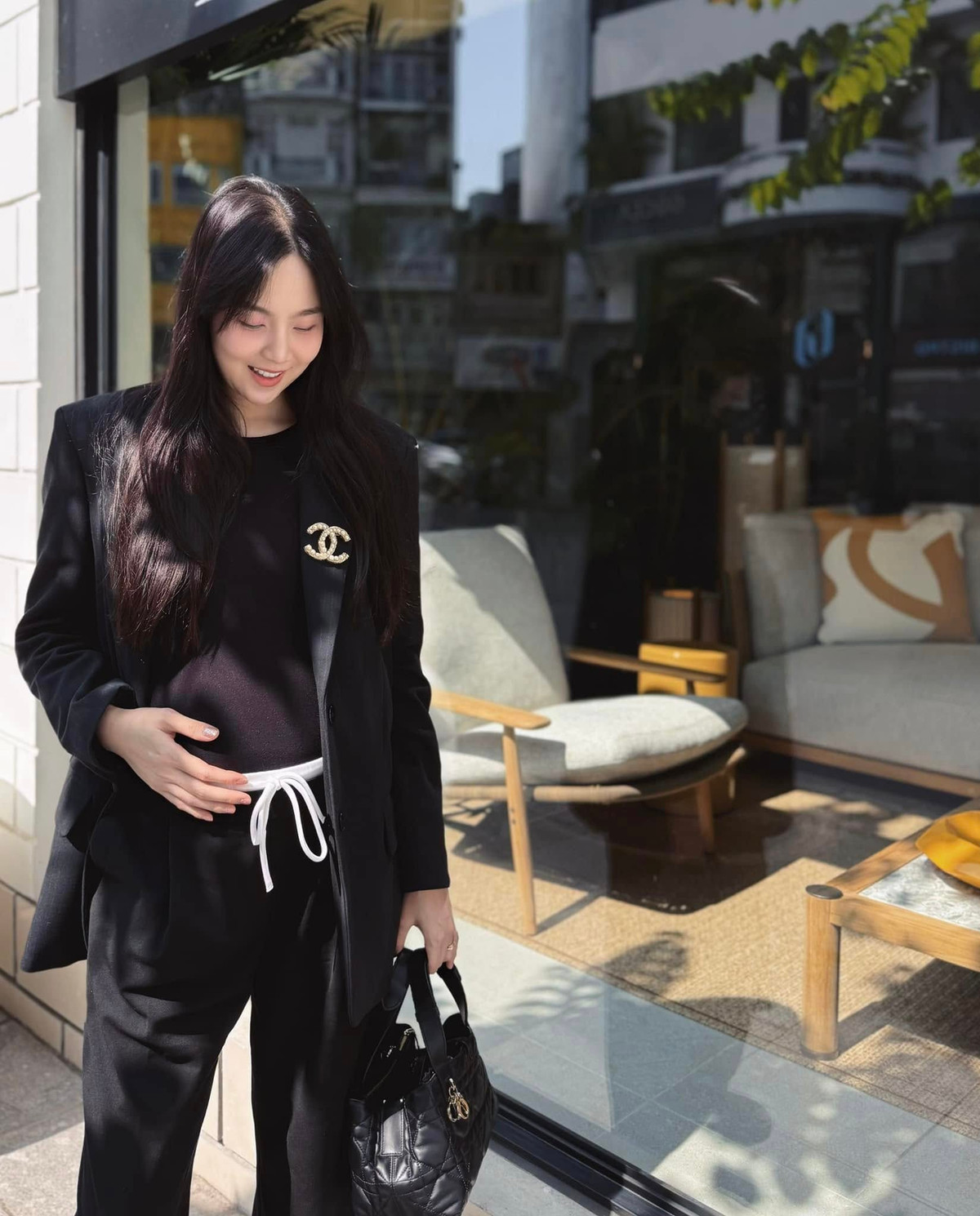 Mai Ngọc cho biết vòng eo từ "con kiến" 58 cm nay đã "nảy nở" thành 78 cm nhưng cô cảm thấy vui và hạnh phúc. Ảnh: FB Mai Ngọc