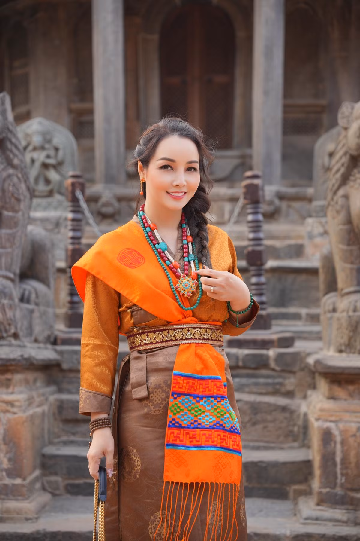 Mai Thu Huyền khám phá Thành phố hoàng gia Patan Dubar tại thủ đô Kathmandu của Nepal. Ảnh: FB Mai Thu Huyen