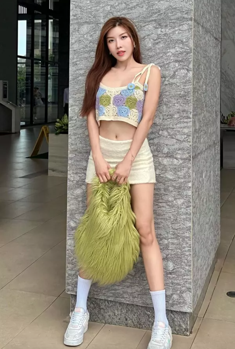 Cô vẫn giữ vững được phong cách riêng biệt của mình. Không hề chạy theo xu hướng hay cố gắng làm những điều khác biệt chỉ để gây chú ý. Ảnh: FB Trang Phap