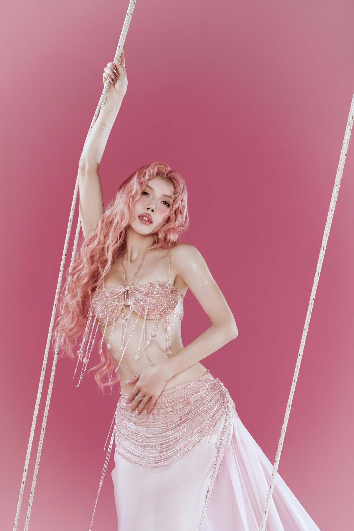 Phong cách của Trang Pháp thể hiện sự gợi cảm và táo bạo. Ảnh: FB Trang Phap