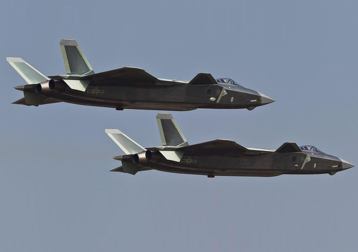 Giới phân tích cho rằng, rõ ràng việc thiếu động cơ đủ mạnh sẽ thiếu đi một trong những tiêu chuẩn quan trọng nhất để trở thành tiêm kích thế hệ thứ 5. Chính vì vậy sức mạnh của J-20 vẫn chưa hoàn chỉnh.