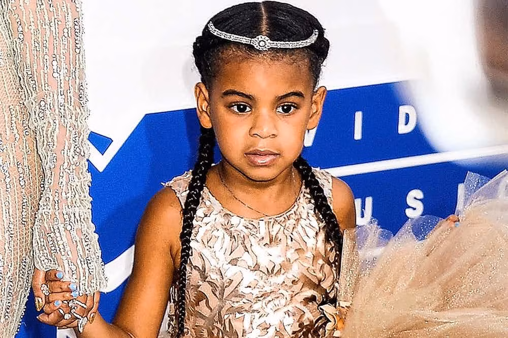 Blue Ivy Carte là con gái của ca sĩ nổi tiếng Beyonce và Jay Z. Dù còn nhỏ nhưng Blue cũng đã theo bố mẹ đi du lịch ở nhiều nơi trên thế giới như Italy hay Pháp,... Ảnh: The Richest.