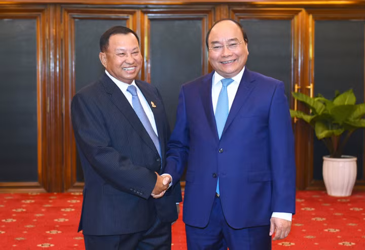 Chủ tịch Thượng viện Campuchia Sai Chhum tiếp Thủ tướng Nguyễn Xuân Phúc. (Ảnh: VGP)