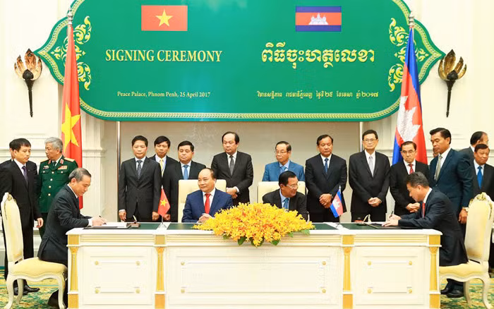 Hai Thủ tướng chứng kiến lễ ký văn kiện hợp tác giữa các bộ, ngành của hai nước.