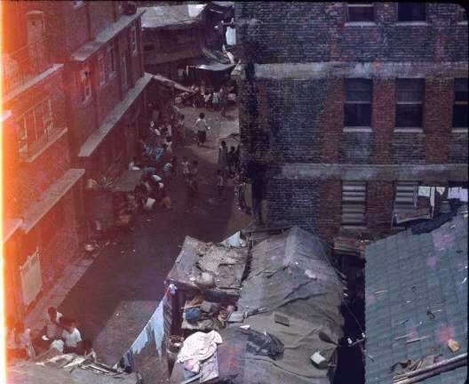 Ảnh chụp trên cao một con ngõ ở Seoul hồi những năm 1960. Ảnh: VT.