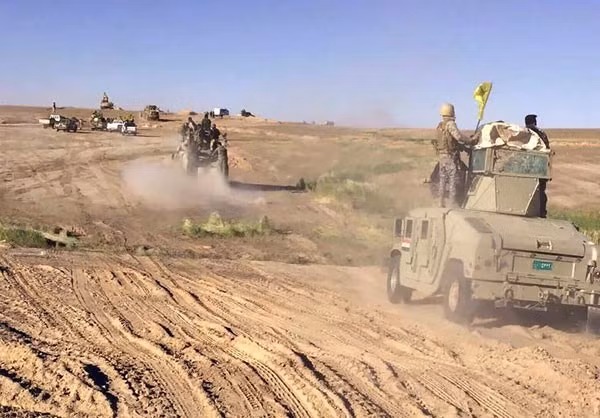 Có thể nói, việc giải phóng khu vực Tây Mosul, với mật độ dân cư cao và những con phố chật hẹp, là một thử thách lớn đối với các lực lượng quân đội Iraq. Ảnh: FNA.