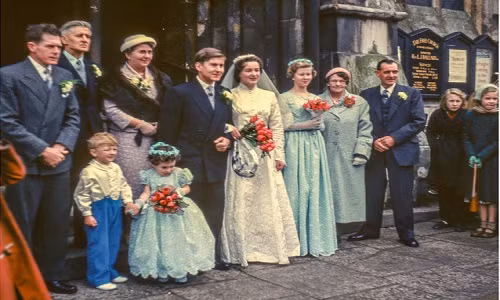 Một đám cưới ở St. Ives hồi tháng 4/1958. Ảnh: VT.