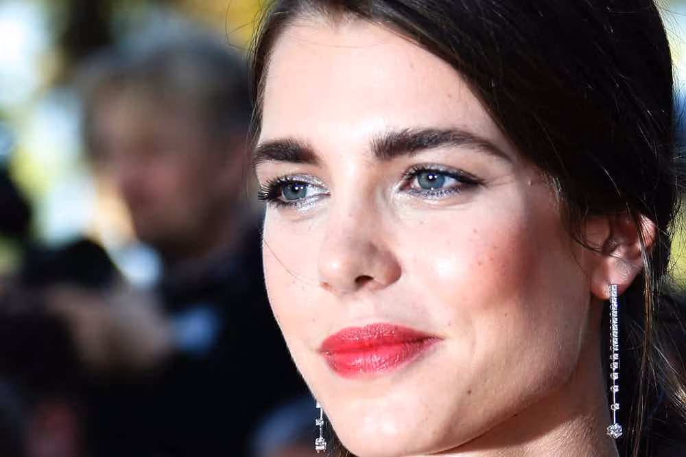 Nữ doanh nhân Charlotte Casiraghi tận hưởng cuộc sống giàu sang mà nhiều người mơ ước. Ảnh: The Richest.