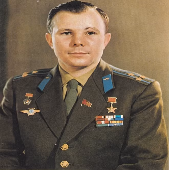Yuri Gagarin là một trong những phi hành gia nổi tiếng của Liên Xô. Ông là người đầu tiên trên thế giới thực hiện chuyến bay vào vũ trụ trên tàu vũ trụ Phương Đông (Vostok-1) vào ngày 12/4/1961. Ảnh: ER.