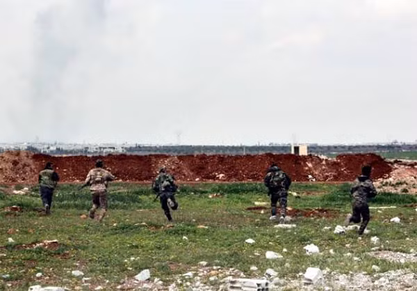 Trước đó, binh sĩ Syria cũng đã giành lại quyền kiểm soát nhà kho Khattab và đỉnh đồi Tal Flifleh ở phía bắc. Ảnh: FNA.