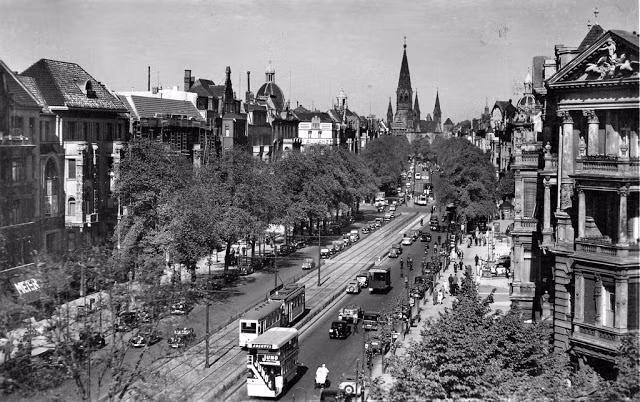 Quang cảnh một con đường ở thủ đô Berlin nhìn từ trên cao. Ảnh: VT.