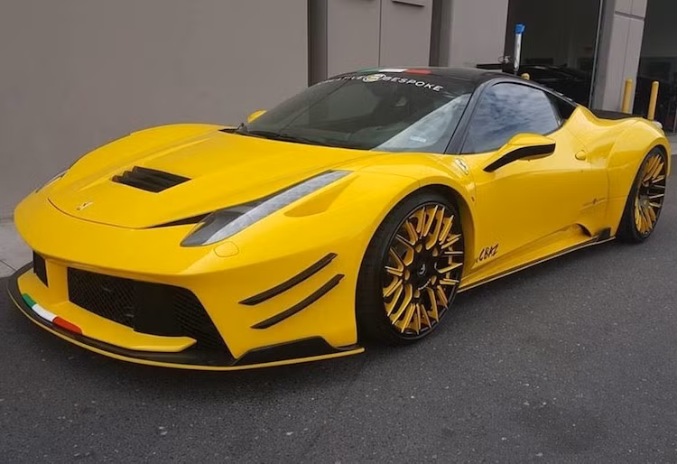 Vẫn được trang bị động cơ 4.5 lít V8 nạp khí tự nhiên với công suất tối đa đa 562 mã lực và mô-men xoắn cực đại 540 Nm, tuy nhiên Creative Bespoke đã trang bị cho 458 Italia hệ thống xả FI Exhaust, giúp âm thanh từ cỗ máy nạp khí tự nhiên có tỉ lệ công suất/l lớn nhất Thế giới càng trở nên "kích thích" hơn.